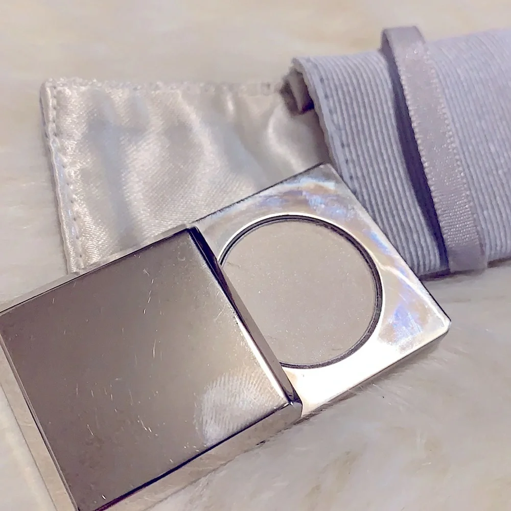 Rare Collectable:Calvin Klein “ETERNITY”
CK Powder Perfume+Satin Pouch NETwt 2g - Picture 2 of 11